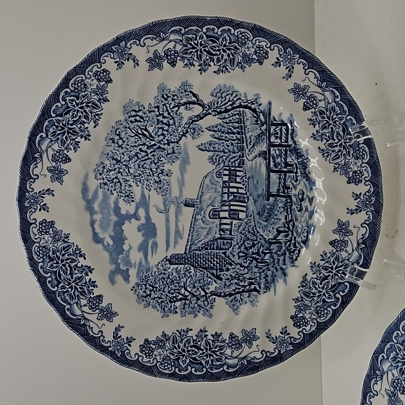 Churchill The Georgian Collection Dinner Plate EXCELLENT CONDITION - Picture 2 of 4